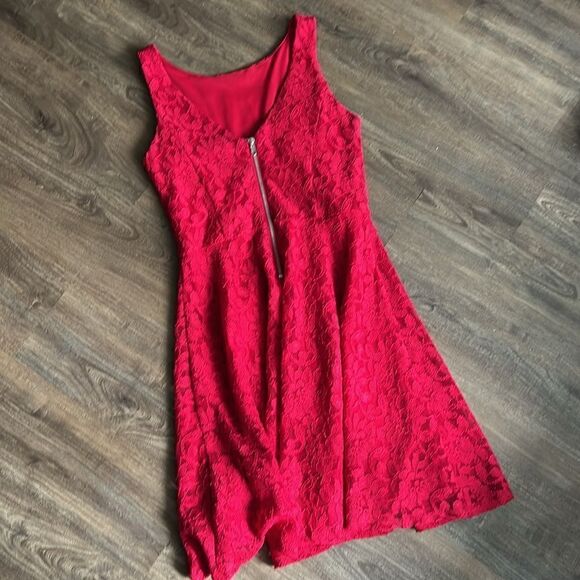 Red Lace Dress Holiday Party Size Medium - Picture 4 of 5